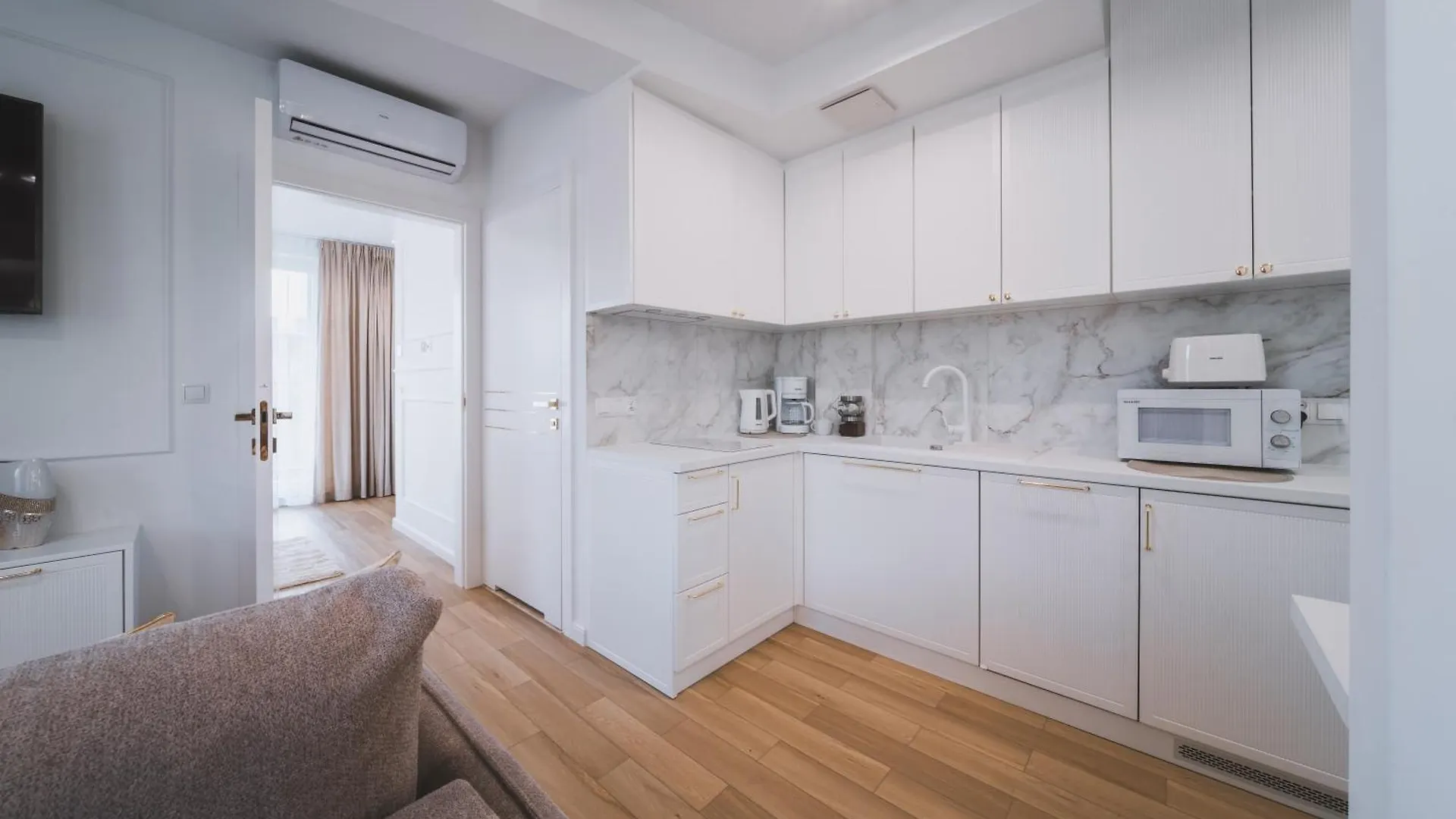 Visitzakopane - Gold Krupowki Inn Apartment 0*, Zakopane Poland